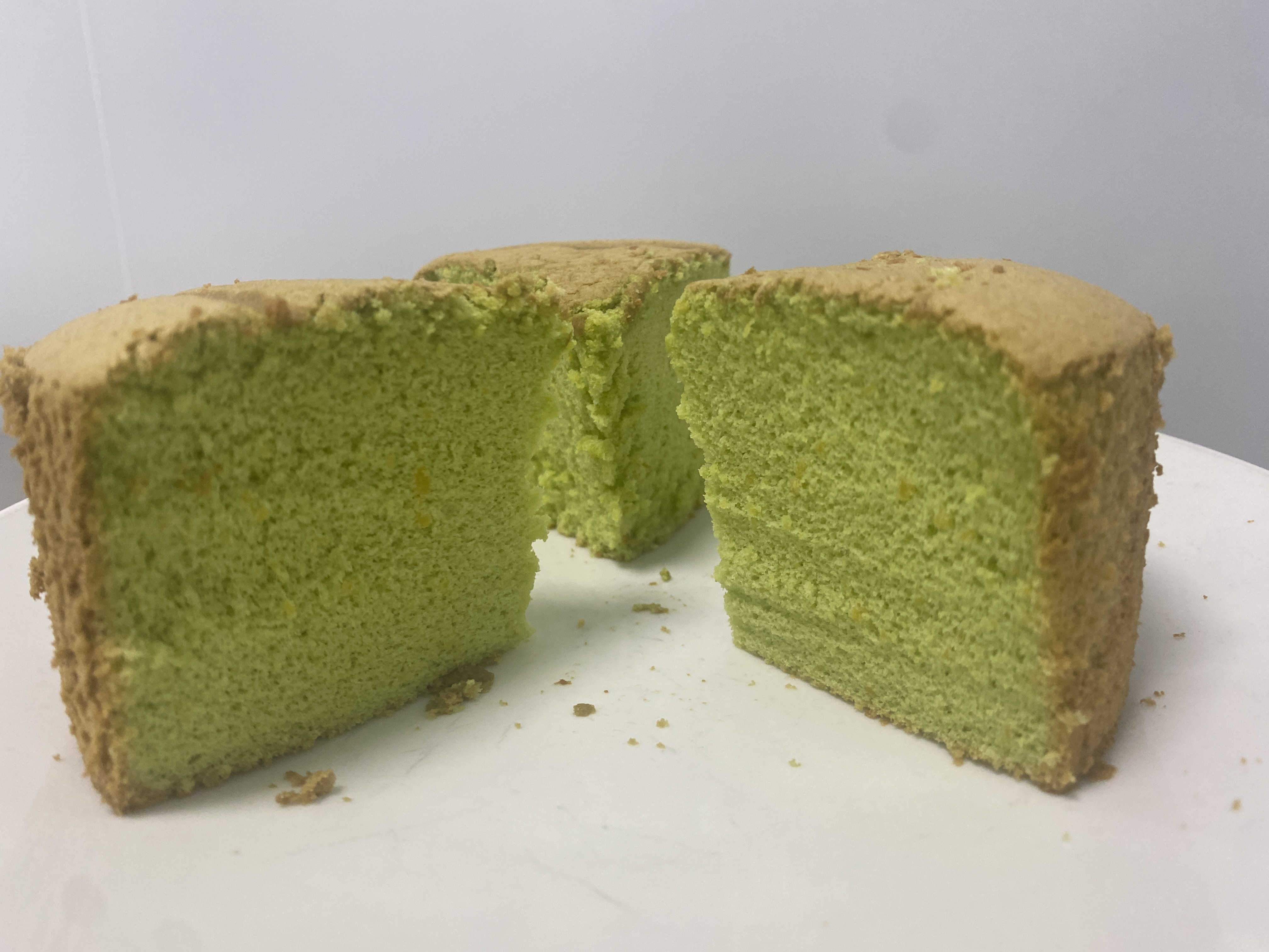 用高粱紅色素和葉綠素制作彩色戚風(fēng)蛋糕 – 完美的制作教程！